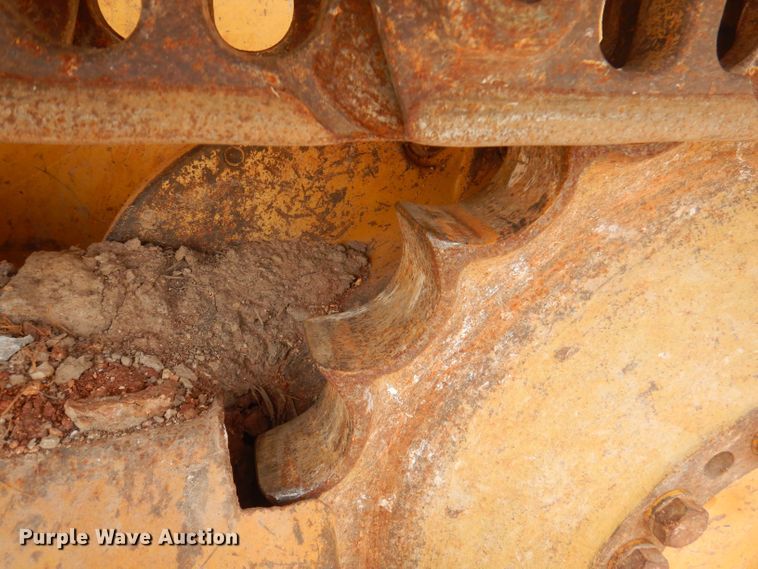 image for item DJ3835 2006 John Deere 650J XLT  dozer