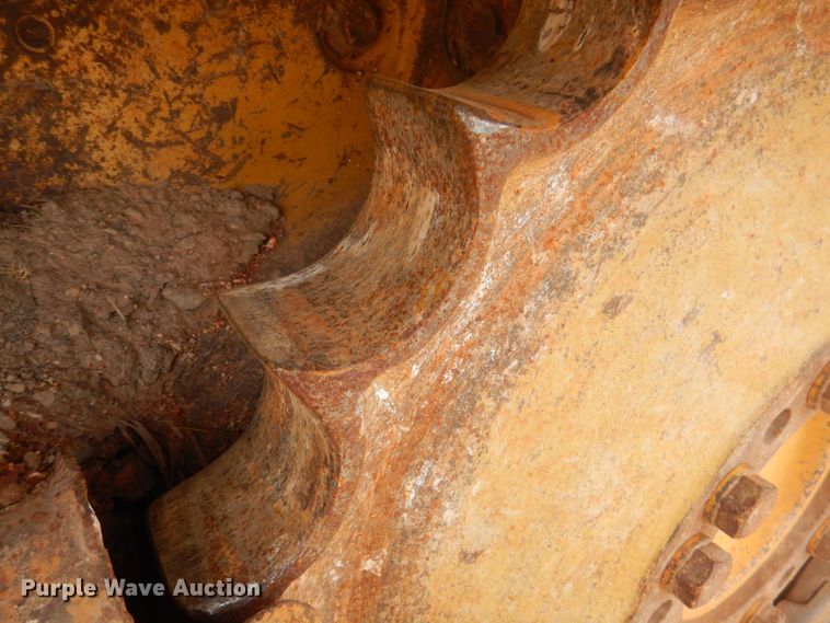 image for item DJ3835 2006 John Deere 650J XLT  dozer