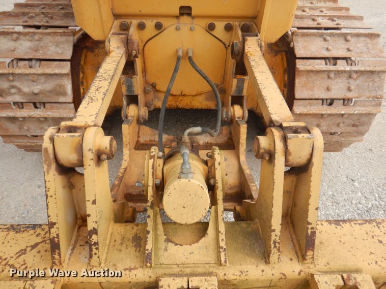 image for item DJ3835 2006 John Deere 650J XLT  dozer