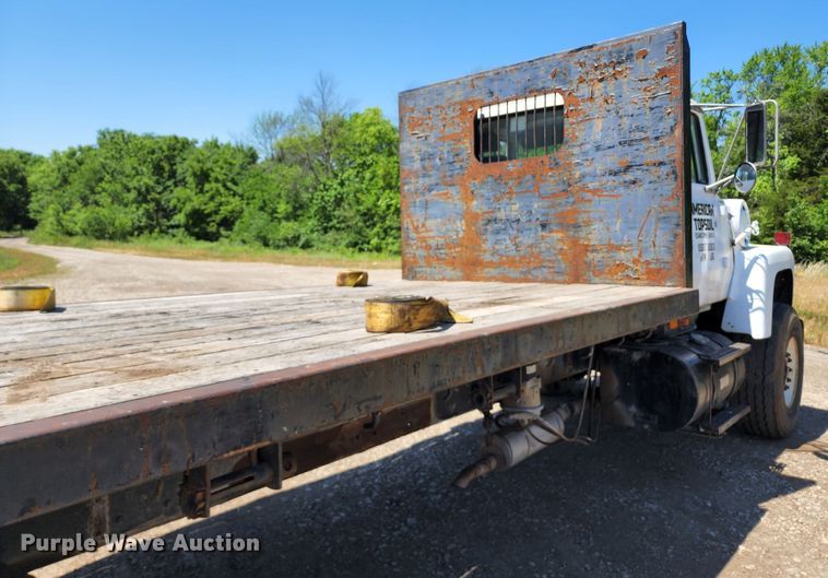 image for item DL6608 1992 Ford LT9000  flatbed truck