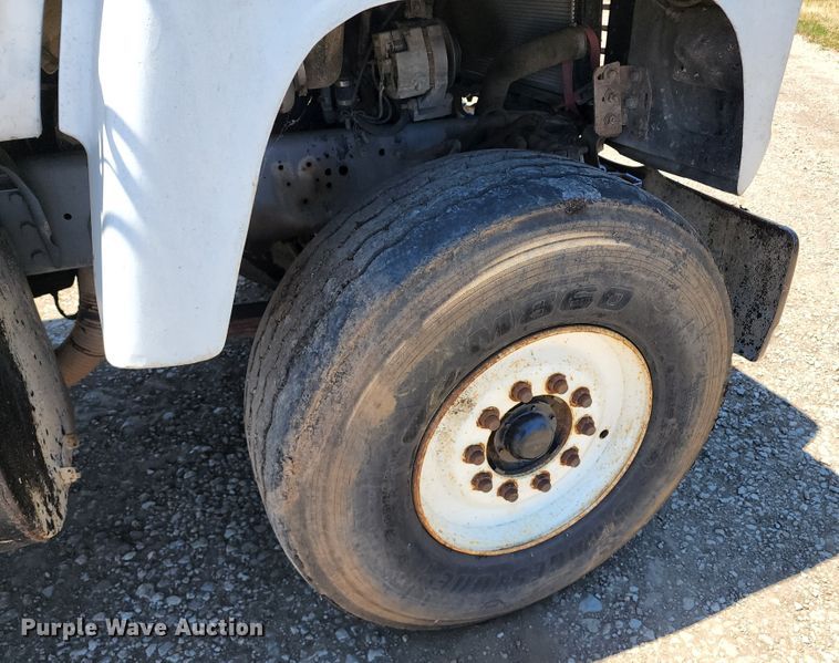 image for item DL6608 1992 Ford LT9000  flatbed truck