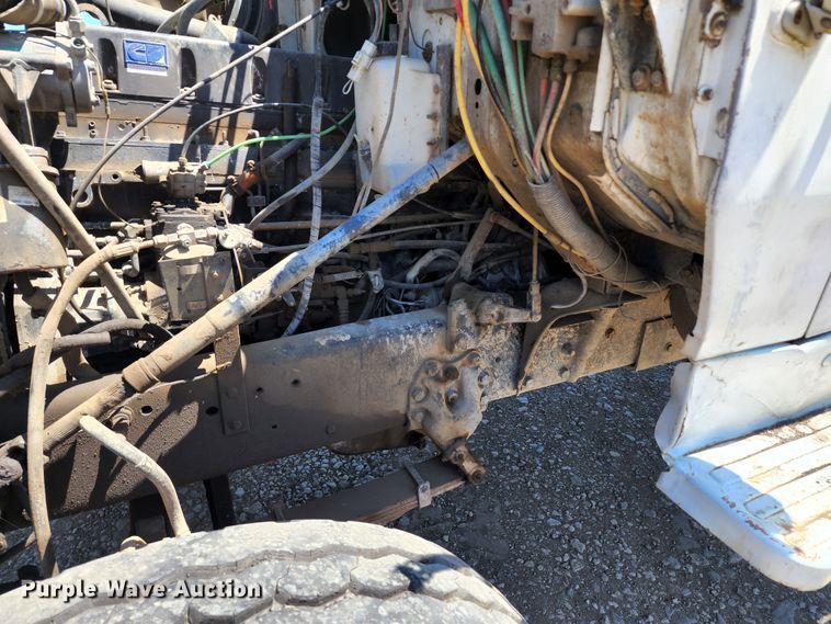 image for item DL6608 1992 Ford LT9000  flatbed truck