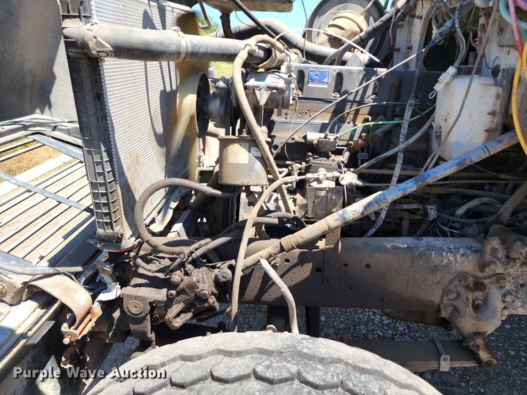 image for item DL6608 1992 Ford LT9000  flatbed truck