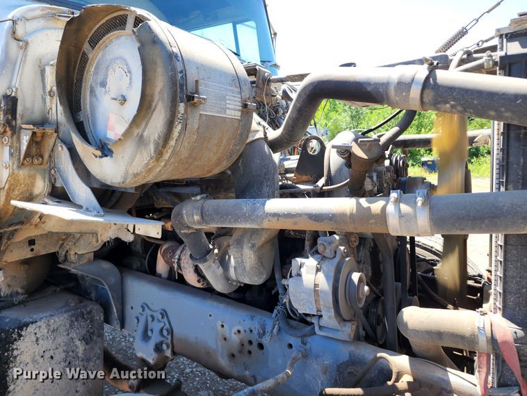 image for item DL6608 1992 Ford LT9000  flatbed truck