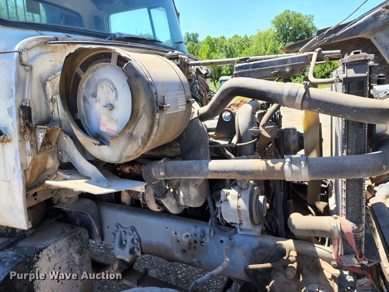 image for item DL6608 1992 Ford LT9000  flatbed truck