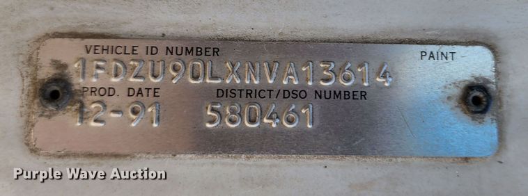 image for item DL6608 1992 Ford LT9000  flatbed truck