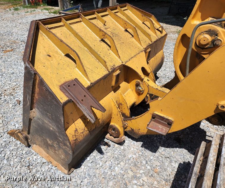 image for item DL6646 2005 Liebherr LR622B  track loader