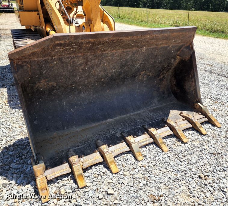 image for item DL6646 2005 Liebherr LR622B  track loader