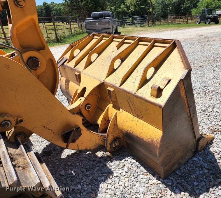 image for item DL6646 2005 Liebherr LR622B  track loader