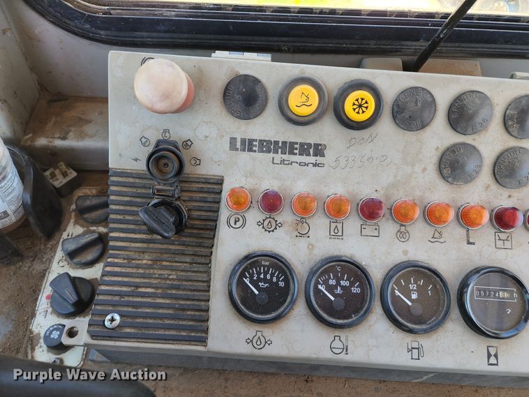 image for item DL6646 2005 Liebherr LR622B  track loader
