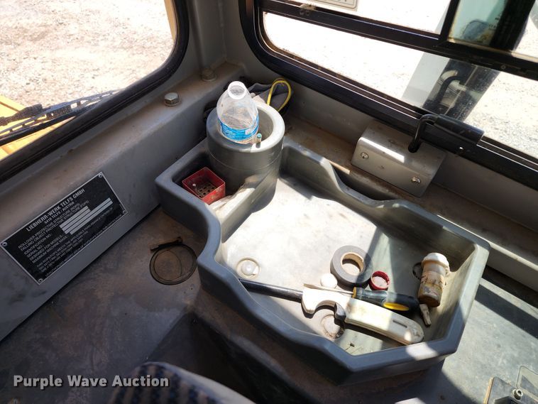 image for item DL6646 2005 Liebherr LR622B  track loader