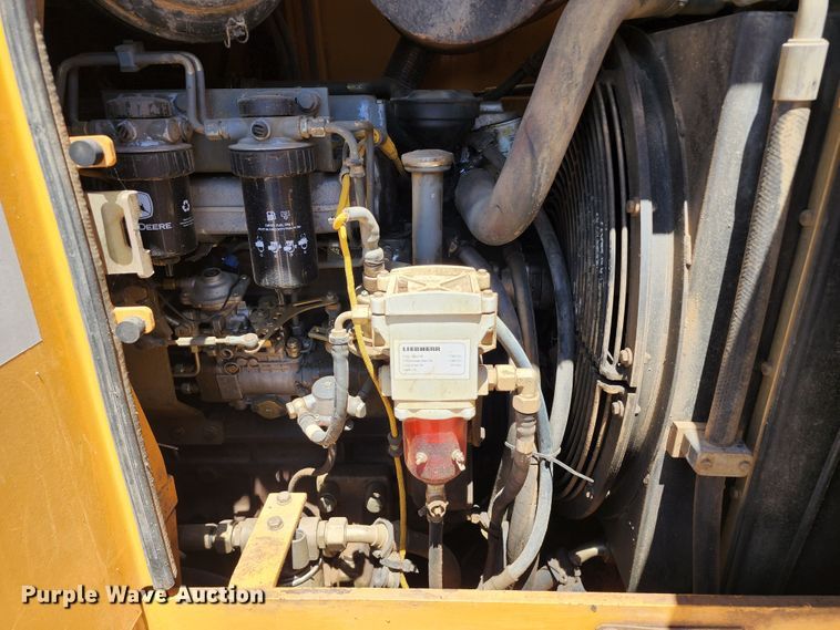 image for item DL6646 2005 Liebherr LR622B  track loader