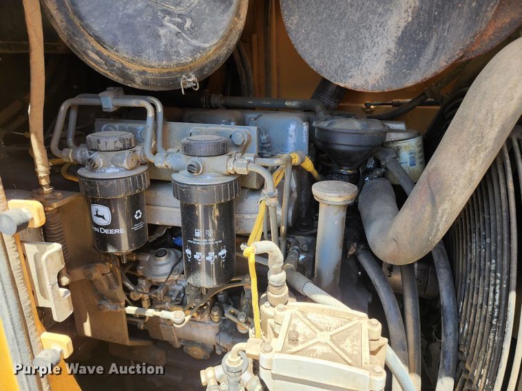 image for item DL6646 2005 Liebherr LR622B  track loader