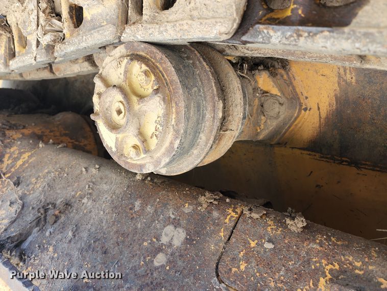 image for item DL6646 2005 Liebherr LR622B  track loader