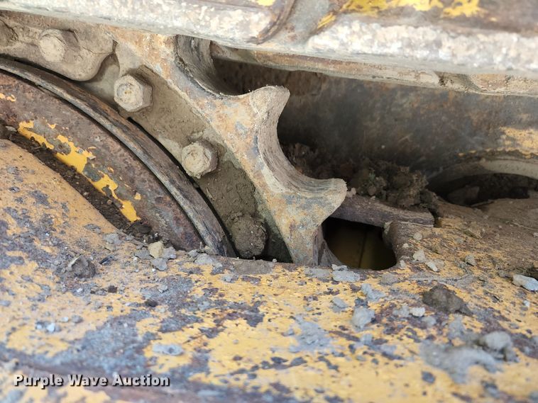 image for item DL6646 2005 Liebherr LR622B  track loader