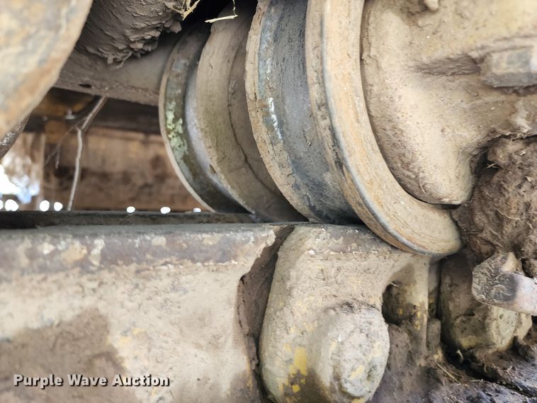 image for item DL6646 2005 Liebherr LR622B  track loader