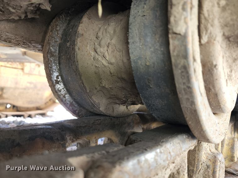 image for item DL6646 2005 Liebherr LR622B  track loader