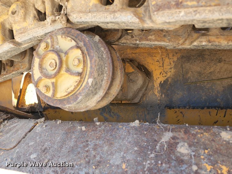 image for item DL6646 2005 Liebherr LR622B  track loader