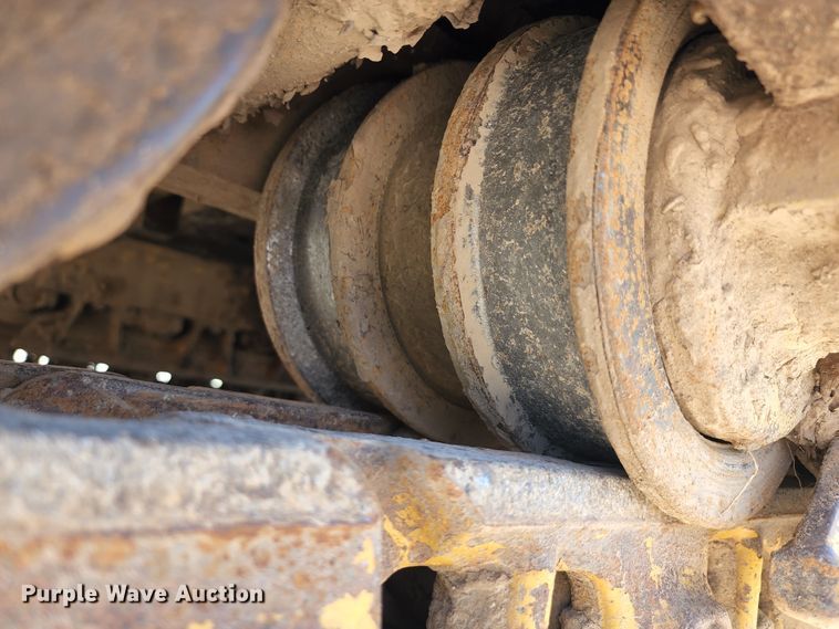 image for item DL6646 2005 Liebherr LR622B  track loader