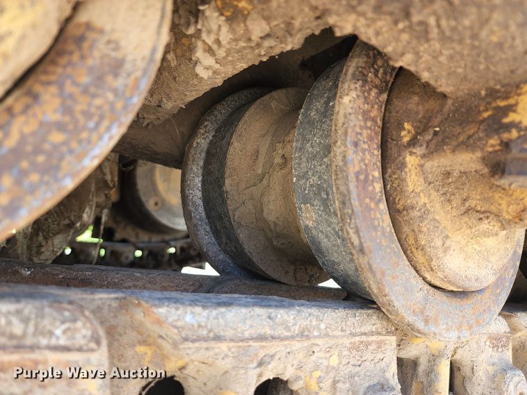 image for item DL6646 2005 Liebherr LR622B  track loader