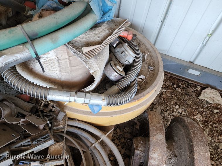 image for item DL6646 2005 Liebherr LR622B  track loader