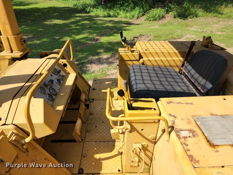 image for item DL6659 1969 Caterpillar 977K track loader