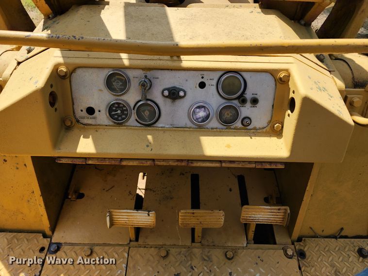 image for item DL6659 1969 Caterpillar 977K track loader