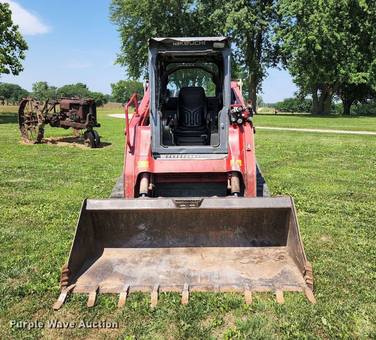 image for item DL6660 2016 Takeuchi TL12  tracked skid steer loader