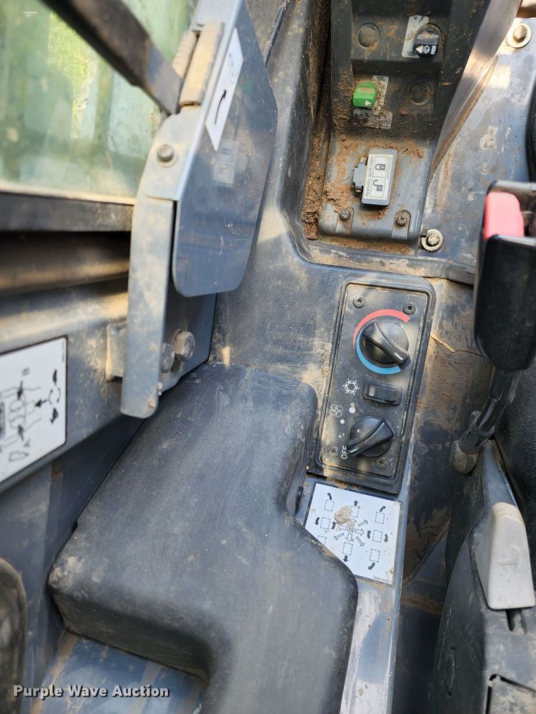 image for item DL6660 2016 Takeuchi TL12  tracked skid steer loader