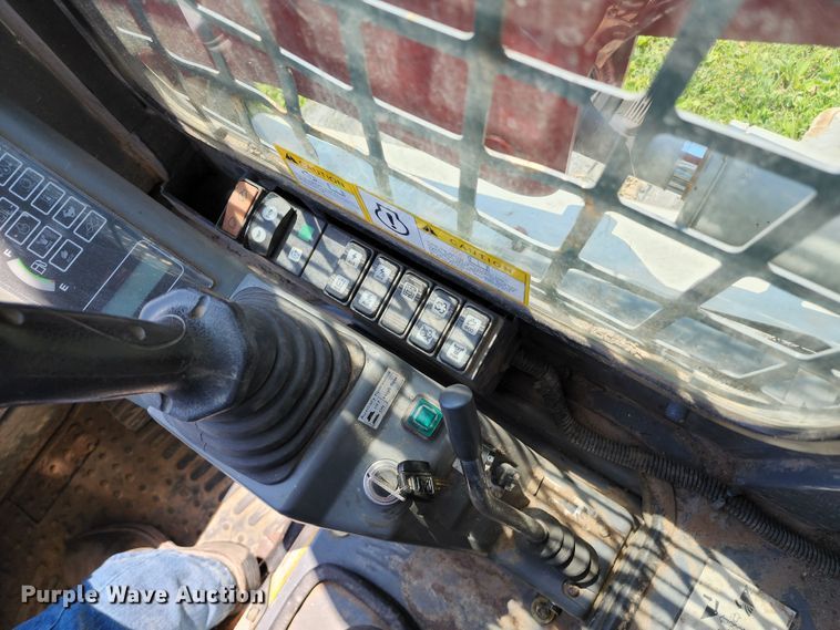 image for item DL6660 2016 Takeuchi TL12  tracked skid steer loader