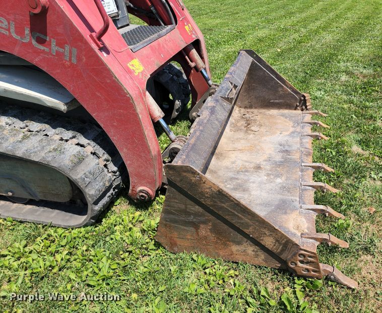 image for item DL6660 2016 Takeuchi TL12  tracked skid steer loader
