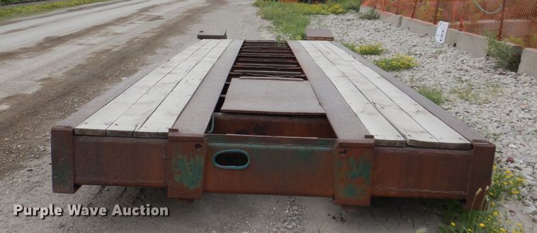image for item DM2278 1994 Talbert T4DW-50-HRG-RA-1-T1 lowboy equipment trailer