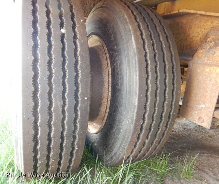 image for item DM2279 2001 Redi Haul R24215TB  tilt deck equipment trailer