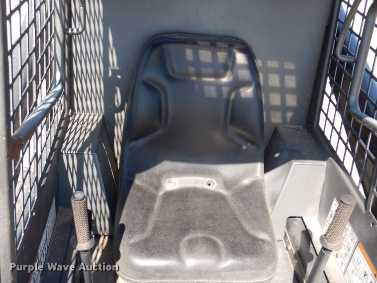 image for item DM2280 1990 Bobcat 843B  skid steer loader
