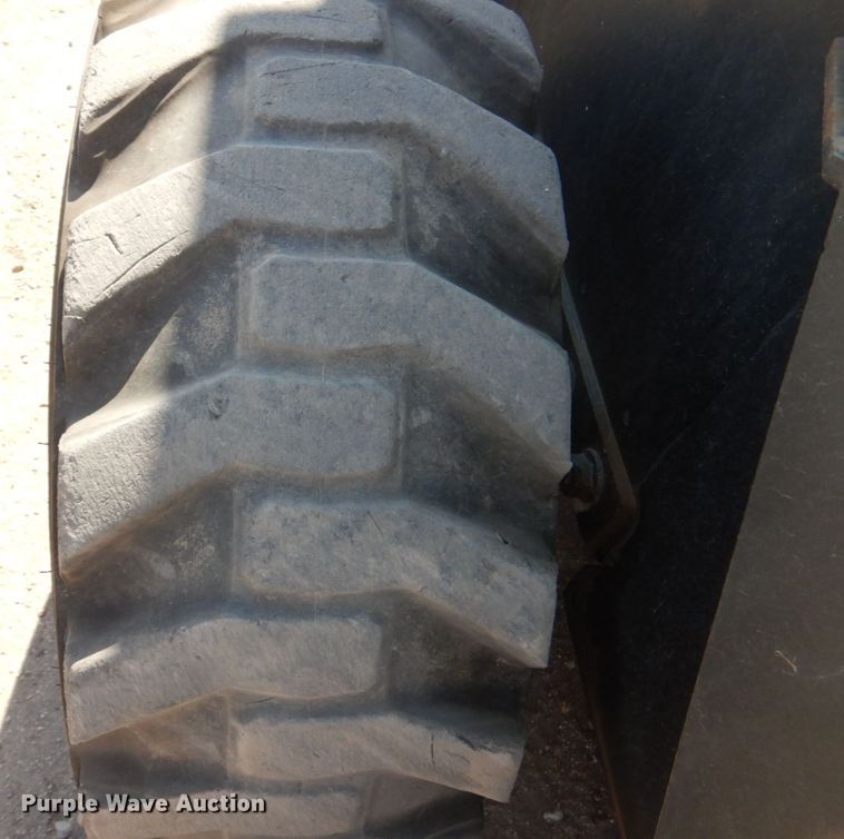 image for item DM2280 1990 Bobcat 843B  skid steer loader