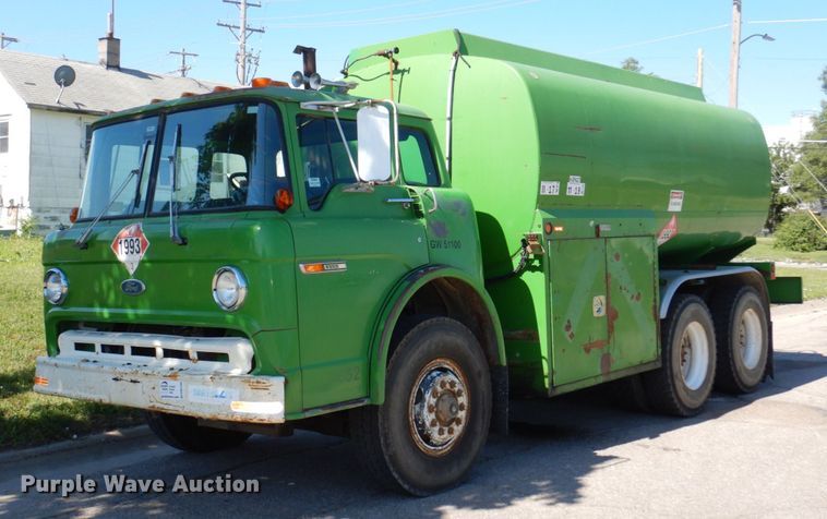 image for item DM2298 1988 Ford CT8000  fuel truck