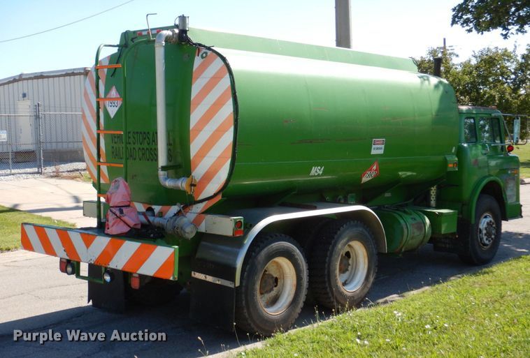 image for item DM2298 1988 Ford CT8000  fuel truck