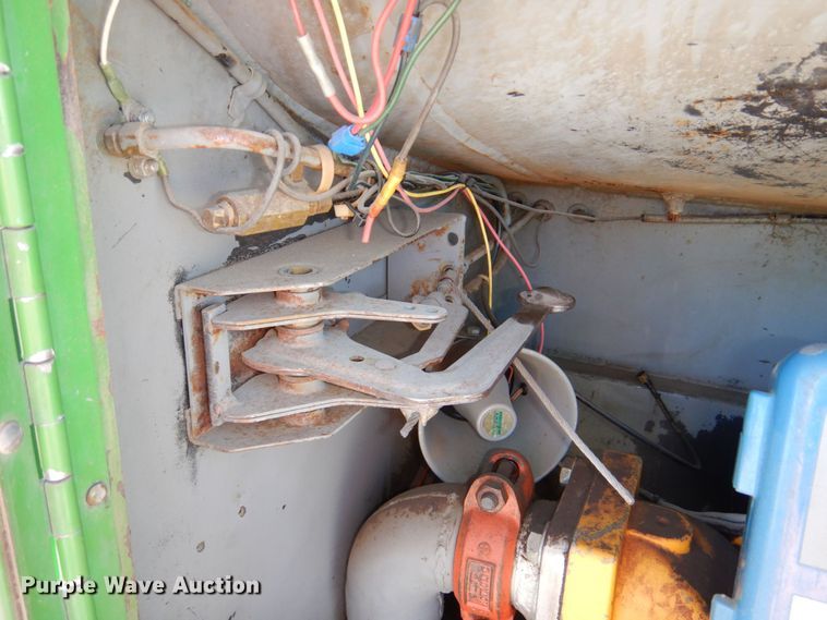 image for item DM2298 1988 Ford CT8000  fuel truck