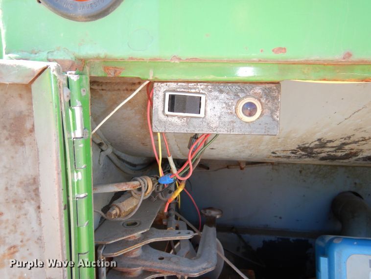 image for item DM2298 1988 Ford CT8000  fuel truck