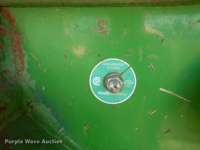 image for item DM2298 1988 Ford CT8000  fuel truck