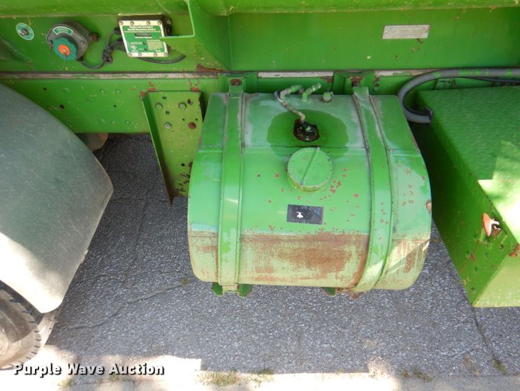 image for item DM2298 1988 Ford CT8000  fuel truck