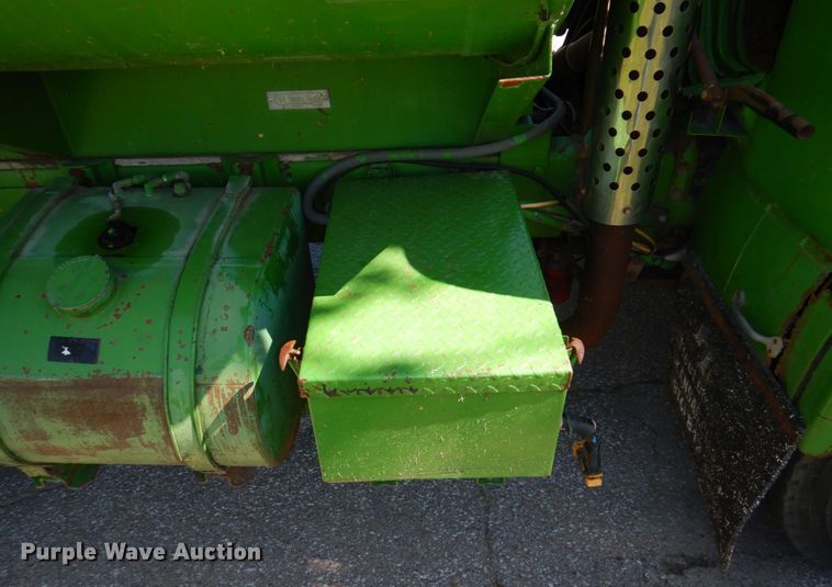 image for item DM2298 1988 Ford CT8000  fuel truck