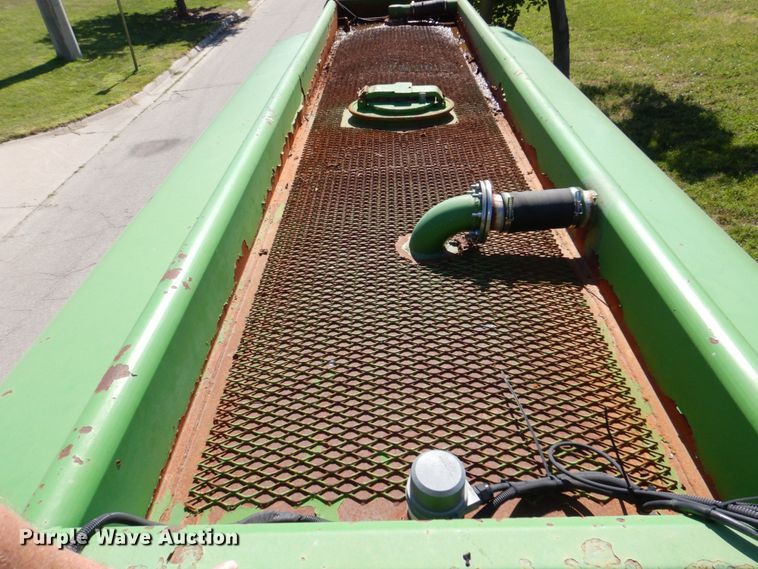 image for item DM2298 1988 Ford CT8000  fuel truck