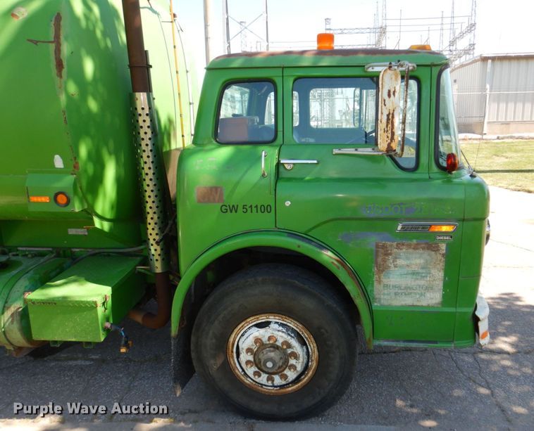 image for item DM2298 1988 Ford CT8000  fuel truck