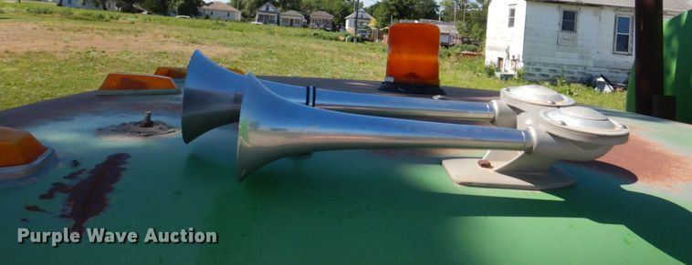 image for item DM2298 1988 Ford CT8000  fuel truck