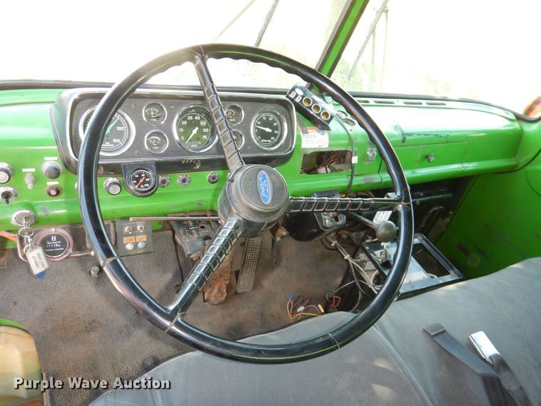 image for item DM2298 1988 Ford CT8000  fuel truck