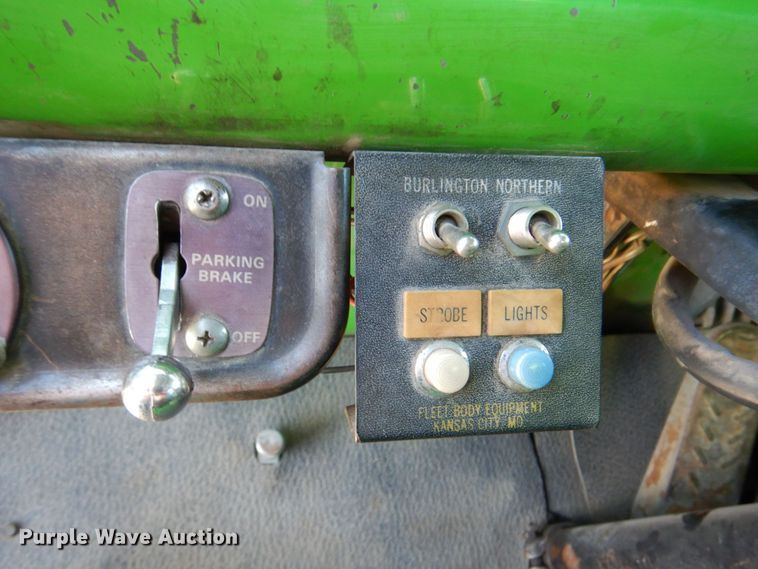 image for item DM2298 1988 Ford CT8000  fuel truck