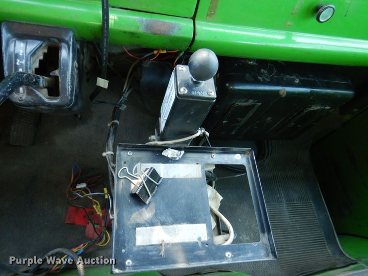 image for item DM2298 1988 Ford CT8000  fuel truck