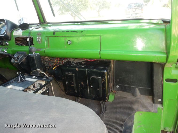 image for item DM2298 1988 Ford CT8000  fuel truck