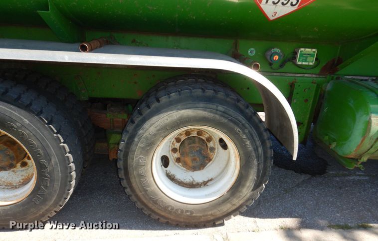 image for item DM2298 1988 Ford CT8000  fuel truck